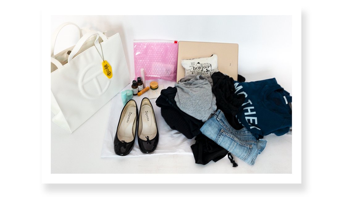 A Look Into the Hottest Handbag Right Now: The Telfar Shopping Bag -  PurseBlog